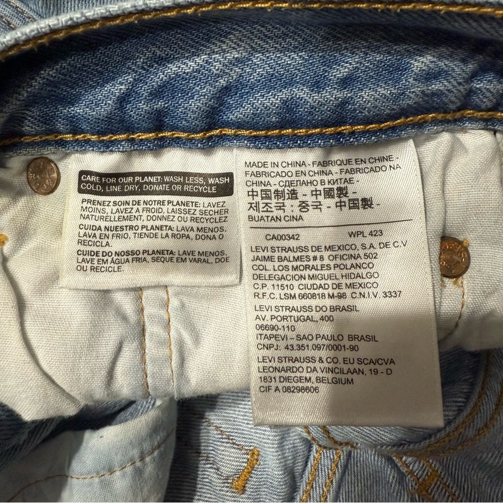 Levi’s 501 Vintage Styled Light Blue Distressed Denim Women’s Shorts 29” waist - Picture 10 of 14